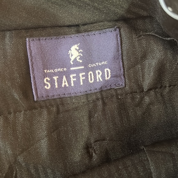 NWT MEN STAFFORD CLASSIC FIT FLAT FRONT DRESS PANTS IN DARK OLIVE IN SIZE 42x29 - Picture 6 of 10